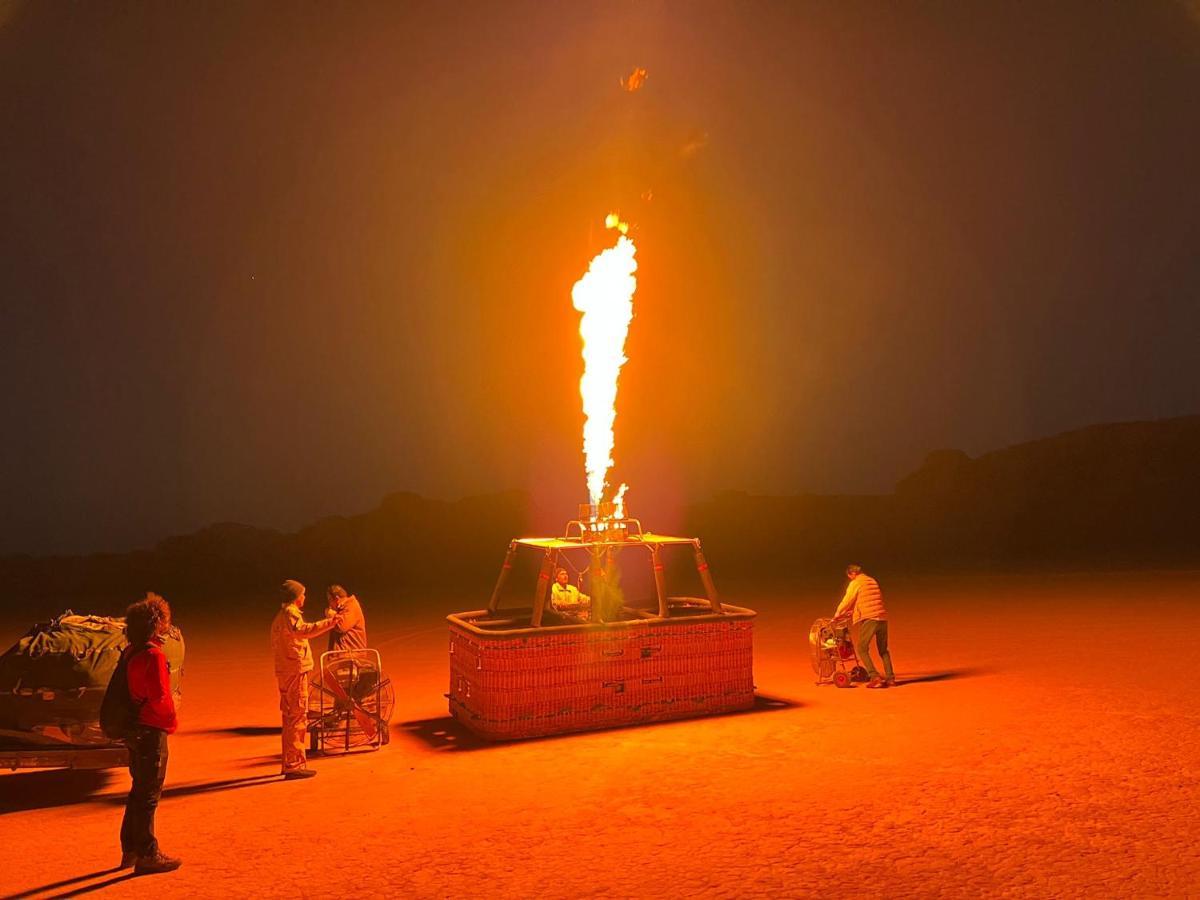 Hôtel Sara Luxury Camp à Wadi Rum Extérieur photo